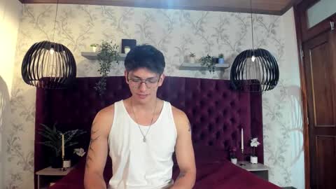 Snapshot of victor_oliveira_ chatting on 03-26-26, 08:58 Victor Oliveira online show from 03-26-26, 08:58