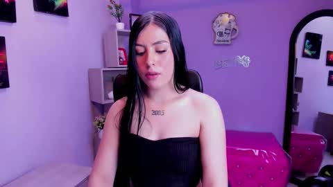 Snapshot of victoria_14_ chatting on 11-24-25, 06:07 Victoria online show from 11-24-25, 06:07