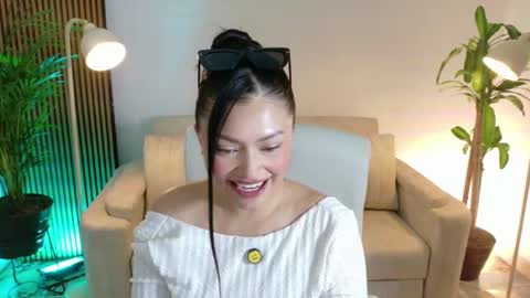 Snapshot of victoria___moon chatting on 01-07-26, 02:08 victoria online show from 01-07-26, 02:08