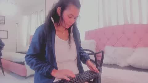 Victoria  grey  online show from 03-15-26, 03:40