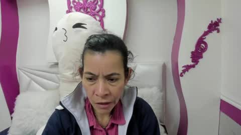 Snapshot of victoria__grey_ chatting on 07-17-26, 05:18 Victoria grey online show from 07-17-26, 05:18