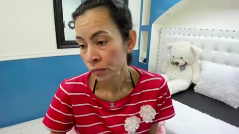 Snapshot of victoria__grey_ chatting on 07-31-26, 05:12 Victoria grey online show from 07-31-26, 05:12