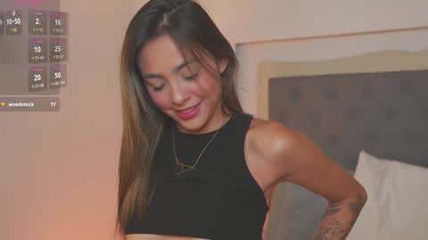 Snapshot of victoria__rossi chatting on 02-06-25, 11:54 online show from 02-06-25, 11:54