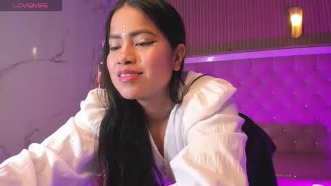 victoria_b_ online show from 10-17-25, 09:17
