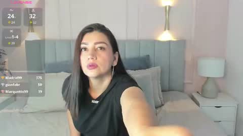 victoria  online show from 06-18-26, 07:07