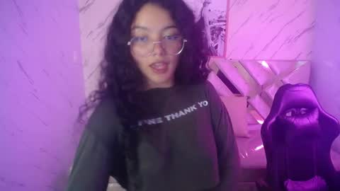 victoria_castillo_b online show from 03-11-25, 06:21