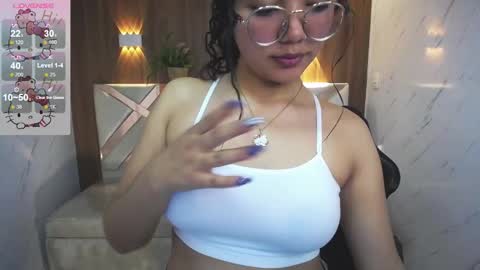 victoria_castillo_b online show from 11-11-25, 03:06
