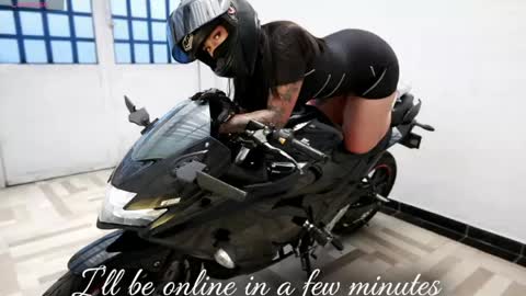 Victoria Collins online show from 04-18-26, 09:26