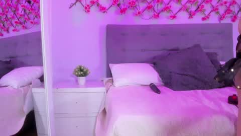 valentina online show from 02-15-25, 04:45