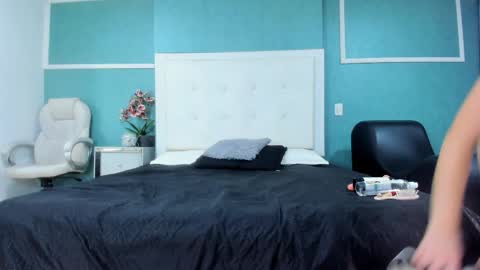 Snapshot of victoria_cutee chatting on 05-07-26, 12:21 online show from 05-07-26, 12:21