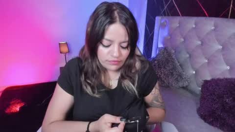 victoria_floyd1 online show from 05-01-26, 09:30