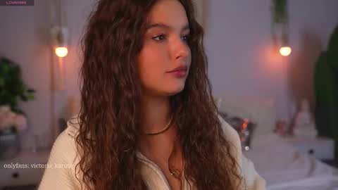 Snapshot of victoria_karma chatting on 09-18-25, 10:39 online show from 09-18-25, 10:39