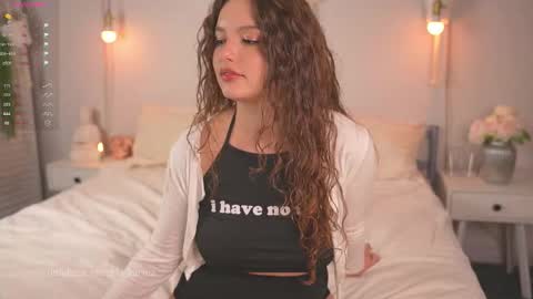 Snapshot of victoria_karma chatting on 09-25-25, 02:21 online show from 09-25-25, 02:21