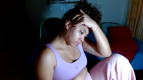 Snapshot of victoria_miler chatting on 07-18-26, 03:38 VICKY online show from 07-18-26, 03:38