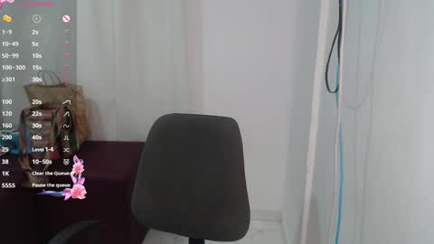 Snapshot of victoria_milf06 chatting on 02-16-25, 08:22 victoria online show from 02-16-25, 08:22