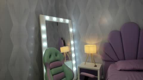 Victoria  online show from 04-01-26, 11:00