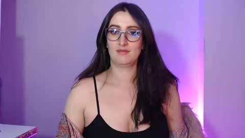 Snapshot of victoria_riider chatting on 12-17-24, 08:21 Victoria online show from 12-17-24, 08:21
