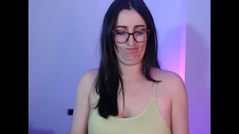 Snapshot of victoria_riider chatting on 12-20-24, 11:26 Victoria online show from 12-20-24, 11:26