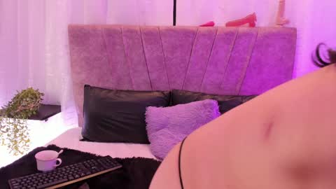 victoriaa_anderson_ online show from 04-23-26, 01:24