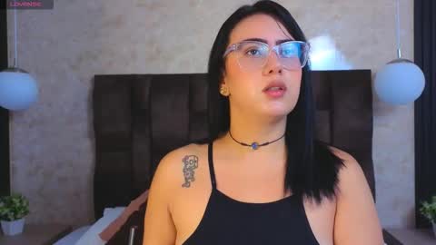 Victoria Andrade online show from 03-15-26, 12:33