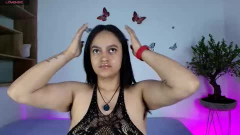 Snapshot of victoriablack_ chatting on 11-02-25, 11:01 Victoria online show from 11-02-25, 11:01