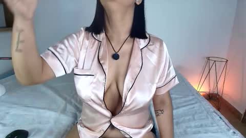 Snapshot of victoriablack_ chatting on 11-29-25, 11:24 Victoria online show from 11-29-25, 11:24