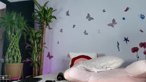 Snapshot of victoriablack_ chatting on 01-19-26, 12:20 Victoria online show from 01-19-26, 12:20