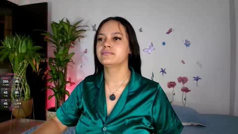 Snapshot of victoriablack_ chatting on 02-07-26, 09:35 Victoria online show from 02-07-26, 09:35