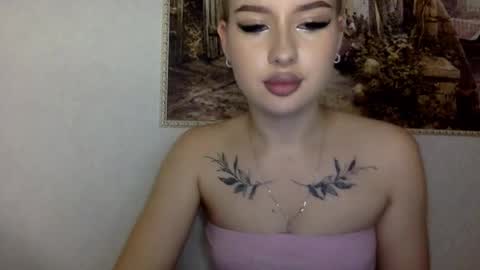 victoriacrystal_ online show from 10-06-25, 06:49