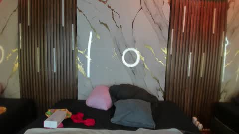 Victoria  online show from 10-11-25, 08:18