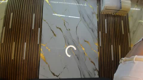 Victoria  online show from 04-24-26, 08:11