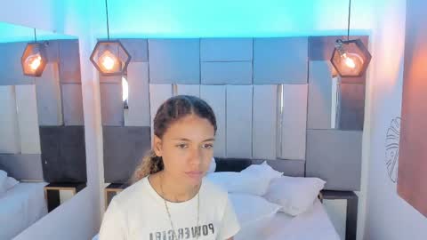 Victoria  online show from 04-29-26, 09:21