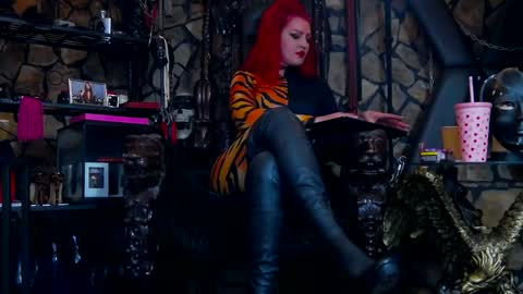 Snapshot of victoriaheller chatting on 01-09-25, 07:42 Victoria Heller online show from 01-09-25, 07:42