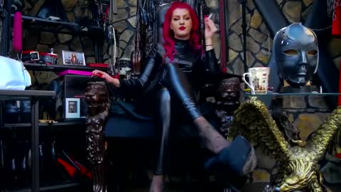 Snapshot of victoriaheller chatting on 01-30-25, 05:41 Victoria Heller online show from 01-30-25, 05:41