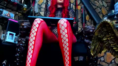 Snapshot of victoriaheller chatting on 09-10-25, 06:13 Victoria Heller online show from 09-10-25, 06:13