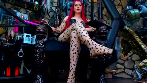 Snapshot of victoriaheller chatting on 09-25-25, 06:06 Victoria Heller online show from 09-25-25, 06:06