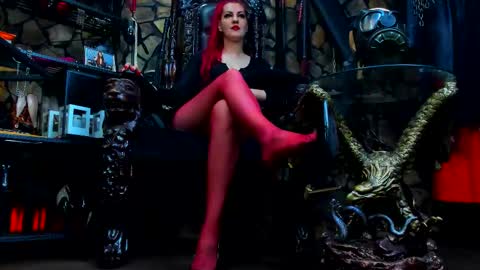 Snapshot of victoriaheller chatting on 09-30-25, 04:39 Victoria Heller online show from 09-30-25, 04:39