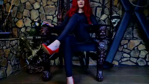 Snapshot of victoriaheller chatting on 10-10-25, 04:44 Victoria Heller online show from 10-10-25, 04:44