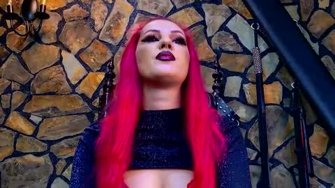 Snapshot of victoriaheller chatting on 11-29-25, 05:54 Victoria Heller online show from 11-29-25, 05:54