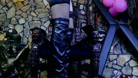 Victoria Heller online show from 06-17-26, 06:38