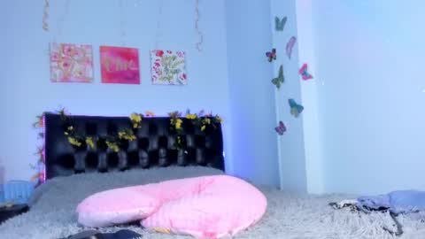 Snapshot of victorialarson2 chatting on 11-07-25, 11:05 Victoria Larson - Independient Model online show from 11-07-25, 11:05