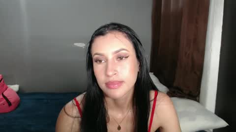 Snapshot of victorialeens chatting on 12-14-24, 01:06 VICTORIA online show from 12-14-24, 01:06