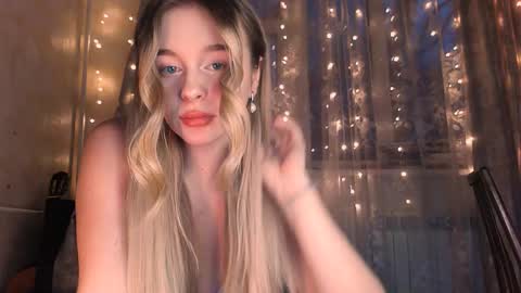 Eva and Victor online show from 12-11-24, 01:17