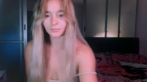 Eva and Victor online show from 10-17-25, 01:14