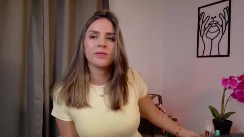 Snapshot of victorianova chatting on 02-12-26, 04:35 VictoriaNova online show from 02-12-26, 04:35