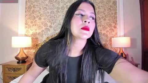 Snapshot of victoriapowell chatting on 10-06-25, 12:02 Victoria online show from 10-06-25, 12:02