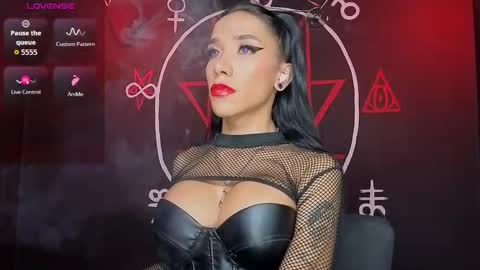 Victoria Vampire online show from 11-22-25, 03:16