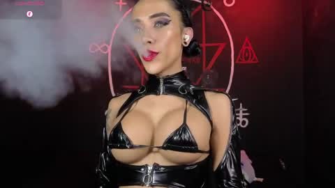 Victoria Vampire online show from 05-10-26, 06:40
