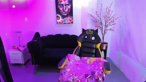 Snapshot of victoriia_doll chatting on 06-06-26, 12:32 Victoria. online show from 06-06-26, 12:32