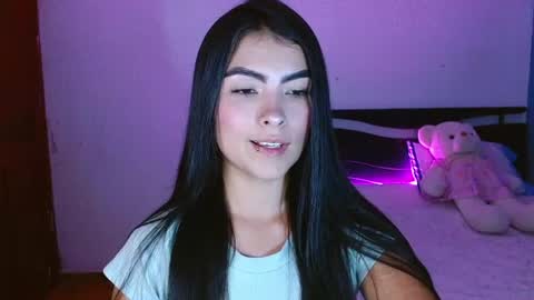 Snapshot of victoriia_henao_ chatting on 06-16-26, 05:10 victoriia_henao_ online show from 06-16-26, 05:10